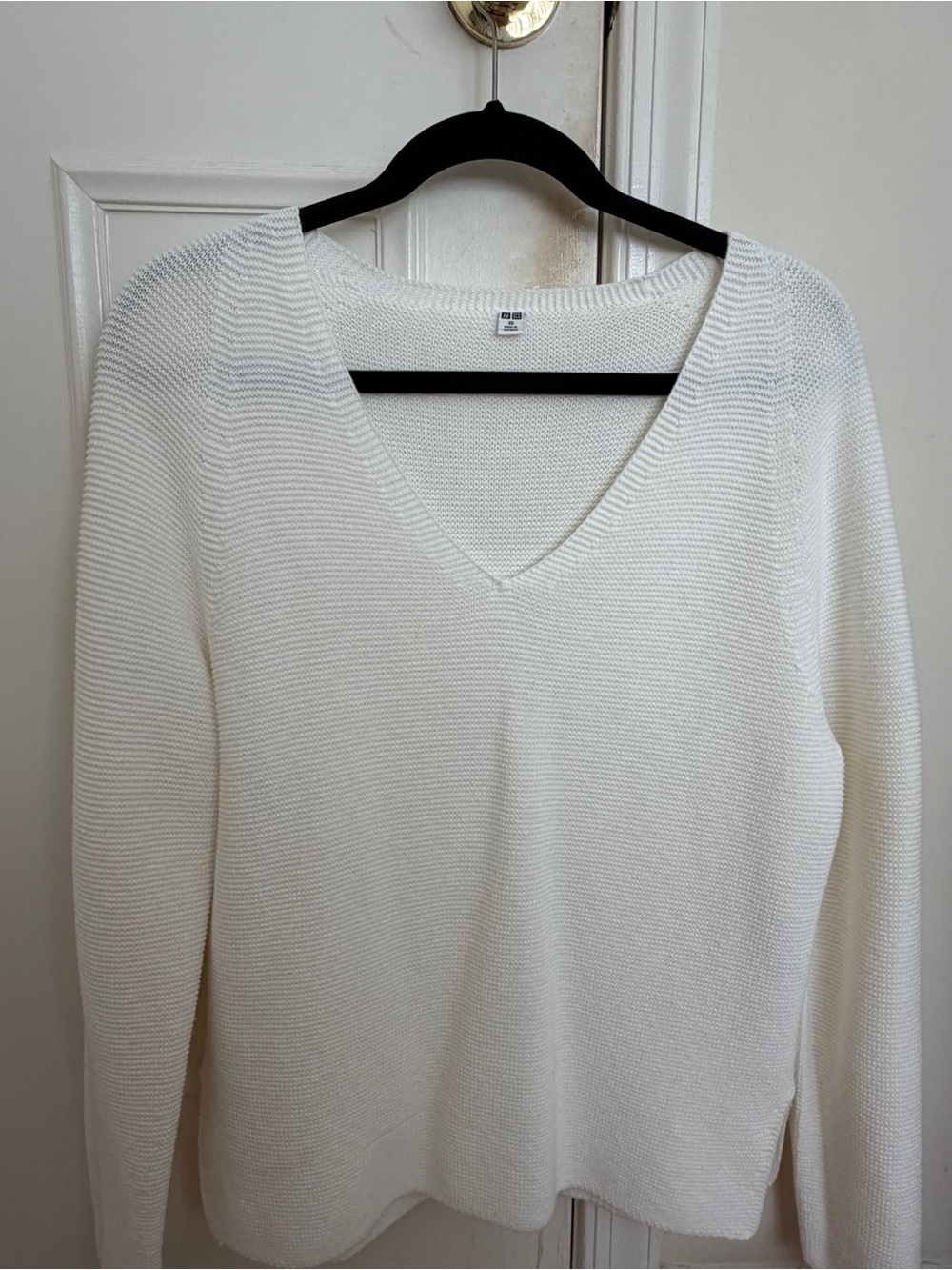 Uniqlo Cream V-Neck Women’s Sweater